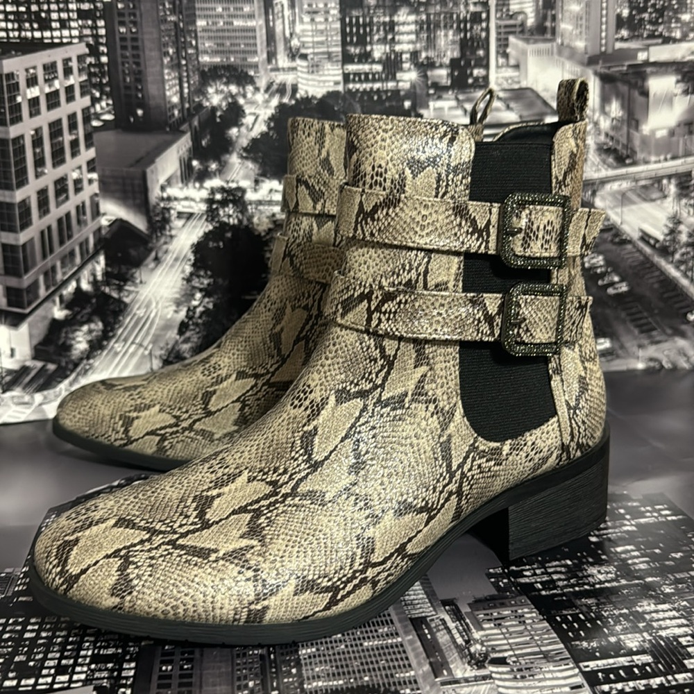 Kenneth Cole Ankle Boots